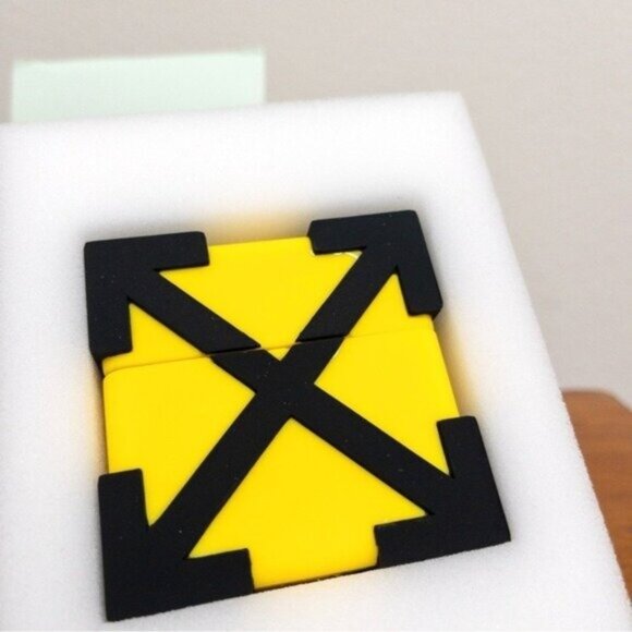 NIB Off White Arrow Airpods Pro Case 3 Apple Yellow Black - Picture 7 of 7